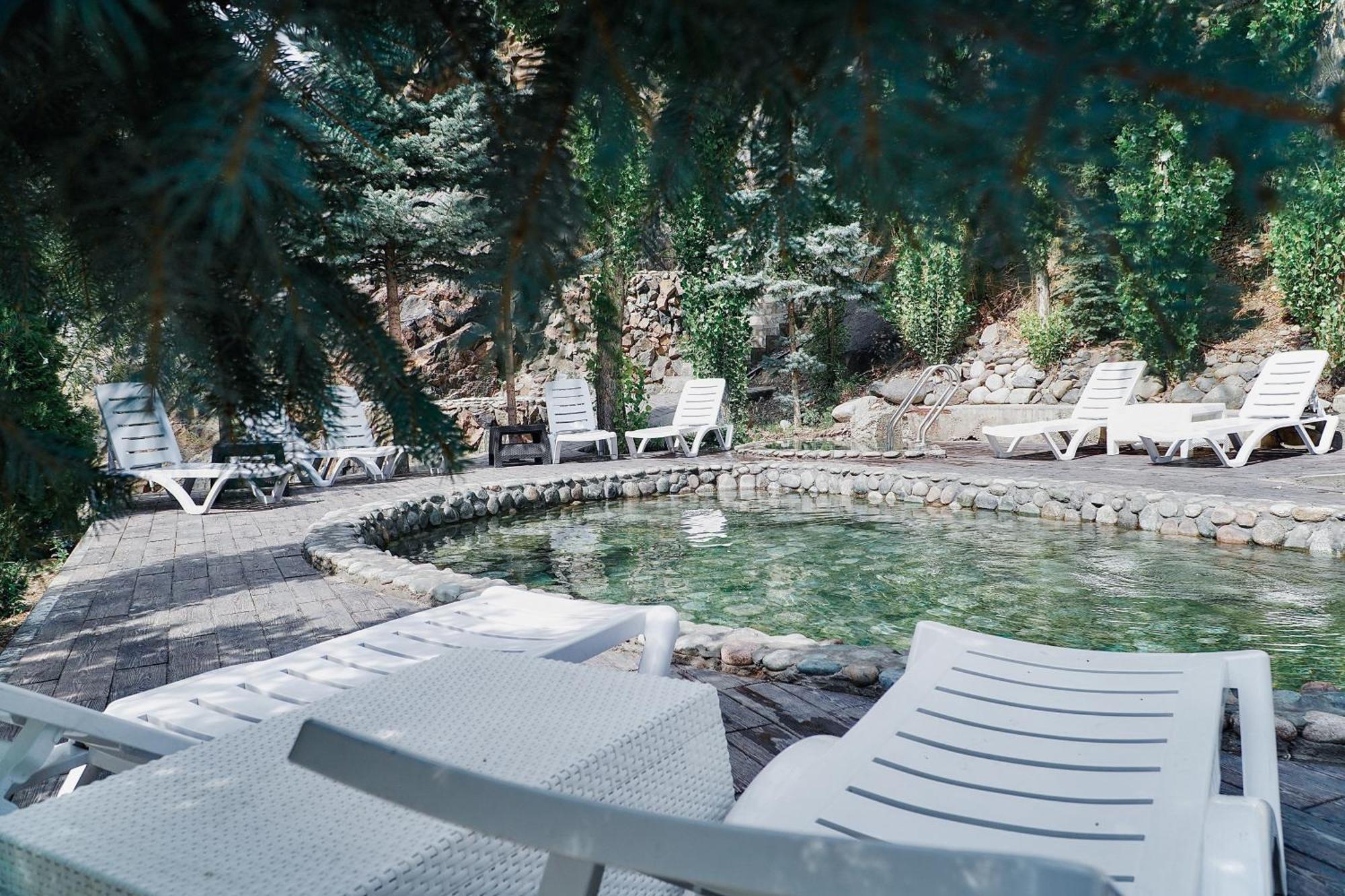 Mountain View Hot Spring Resort Kara-Bulak Ngoại thất bức ảnh